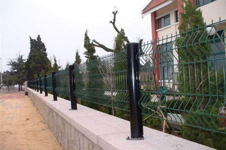 三角折彎小區(qū)護(hù)欄網(wǎng)